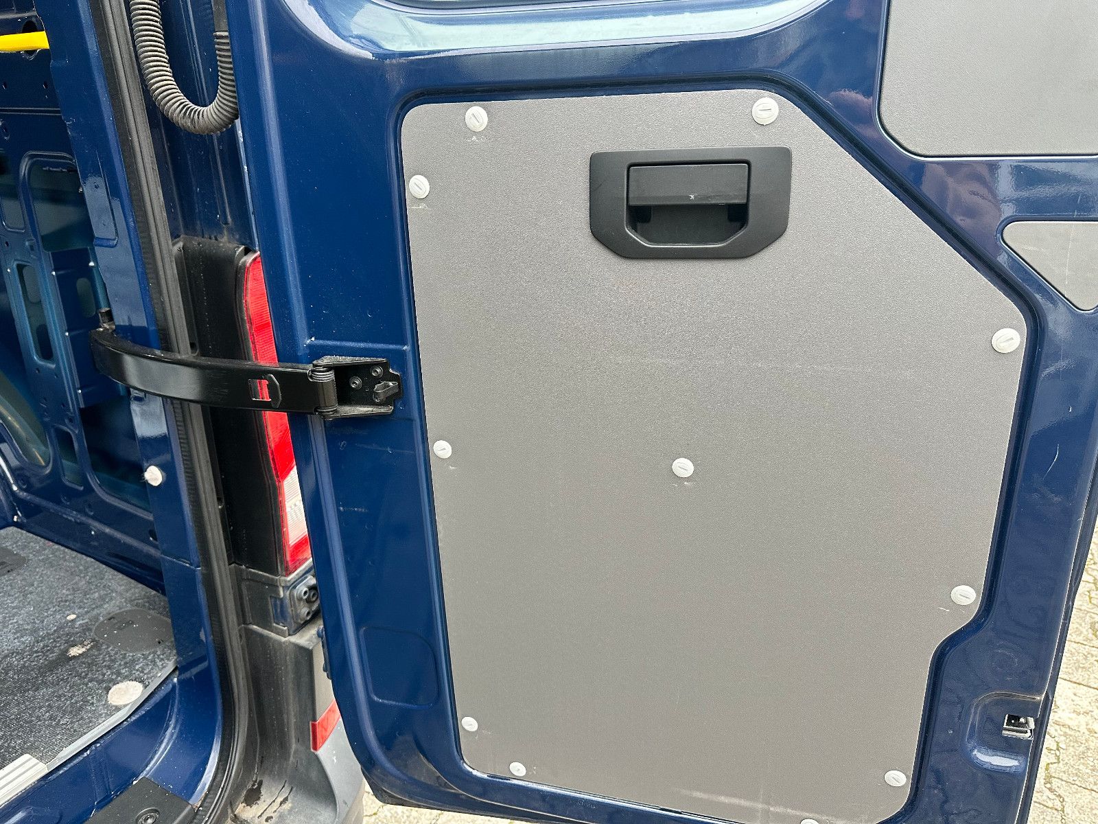 Fahrzeugabbildung Volkswagen CRAFTER KASTEN M.2021 35 MITTELLANG HOCHDACH RWD