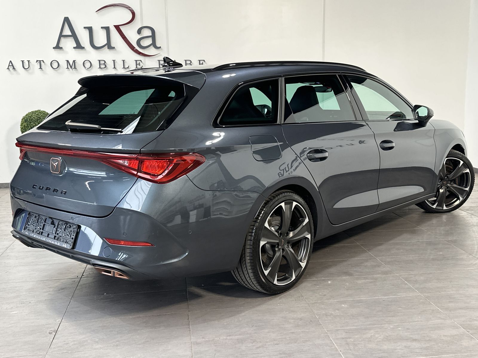Fahrzeugabbildung CUPRA Leon Sportstourer 1.4 e-Hybrid NAV+LED+VCOCK+AHK