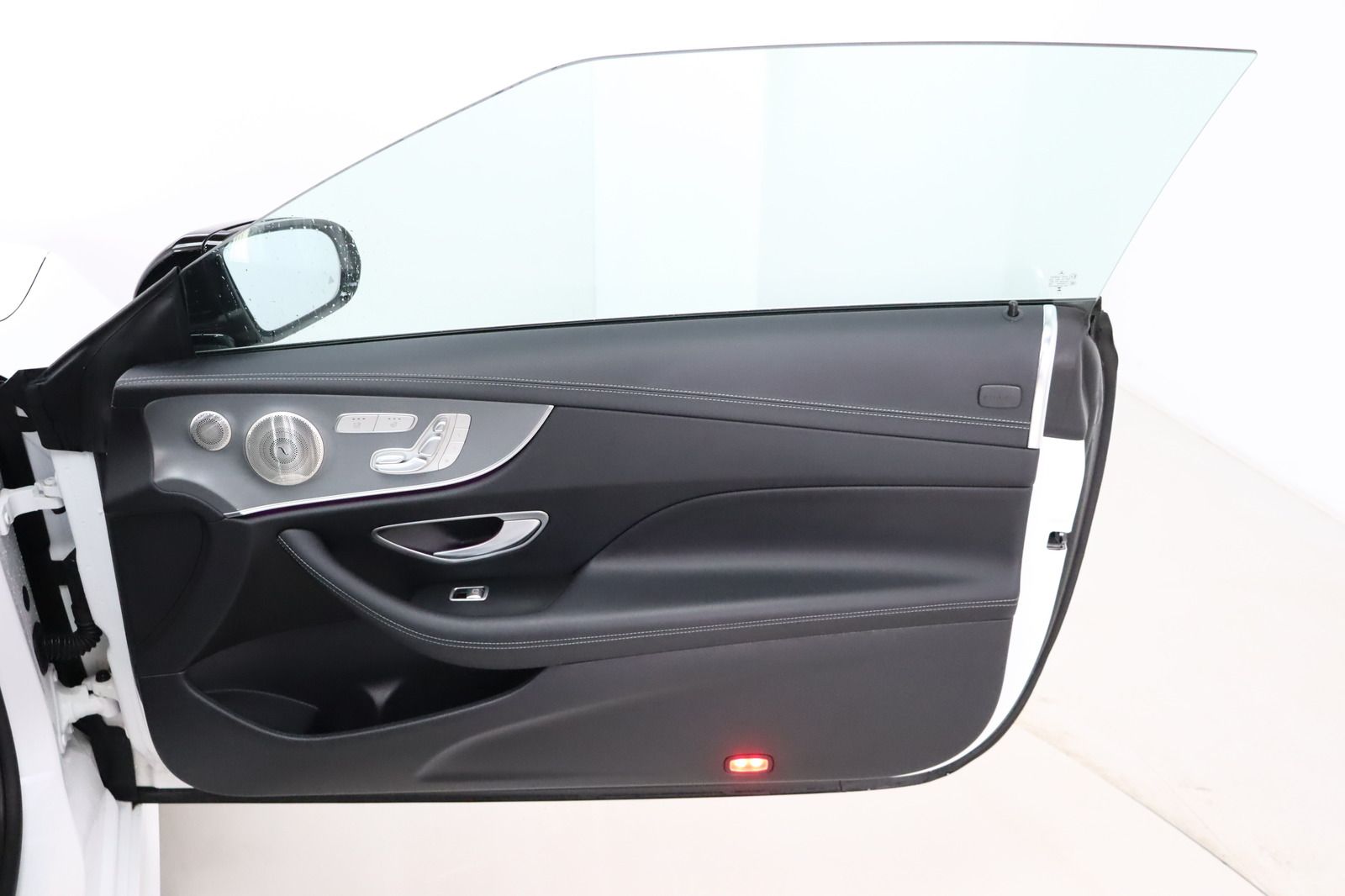 Fahrzeugabbildung Mercedes-Benz E 220 d Night Edition * Airscarf * LED *