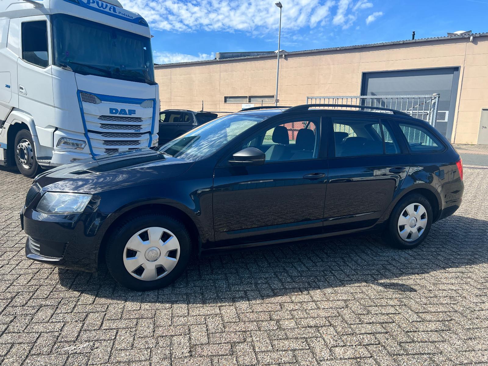 Skoda Octavia 2013 — салон