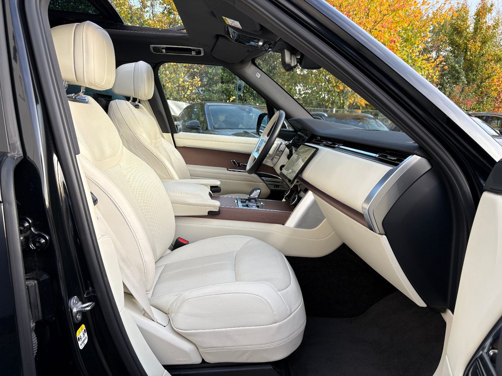 Fahrzeugabbildung Land Rover Range Rover HSE/FOND-TV/MASSAGE/PANO/360°/VOLL