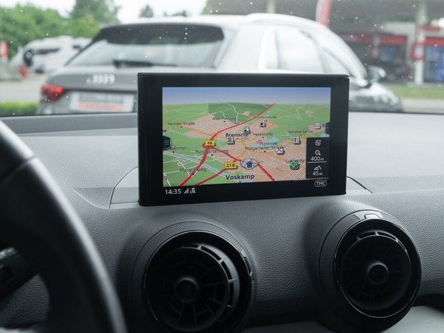 Q2 35 TFSI sport NAVI+RFK+LED