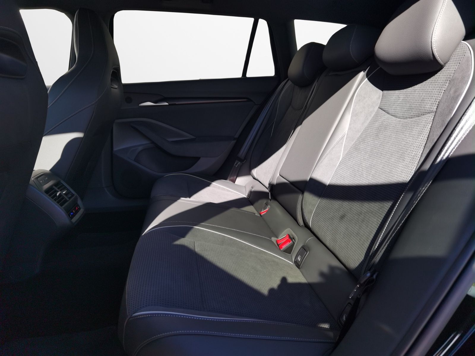 Skoda Superb - Bild 11