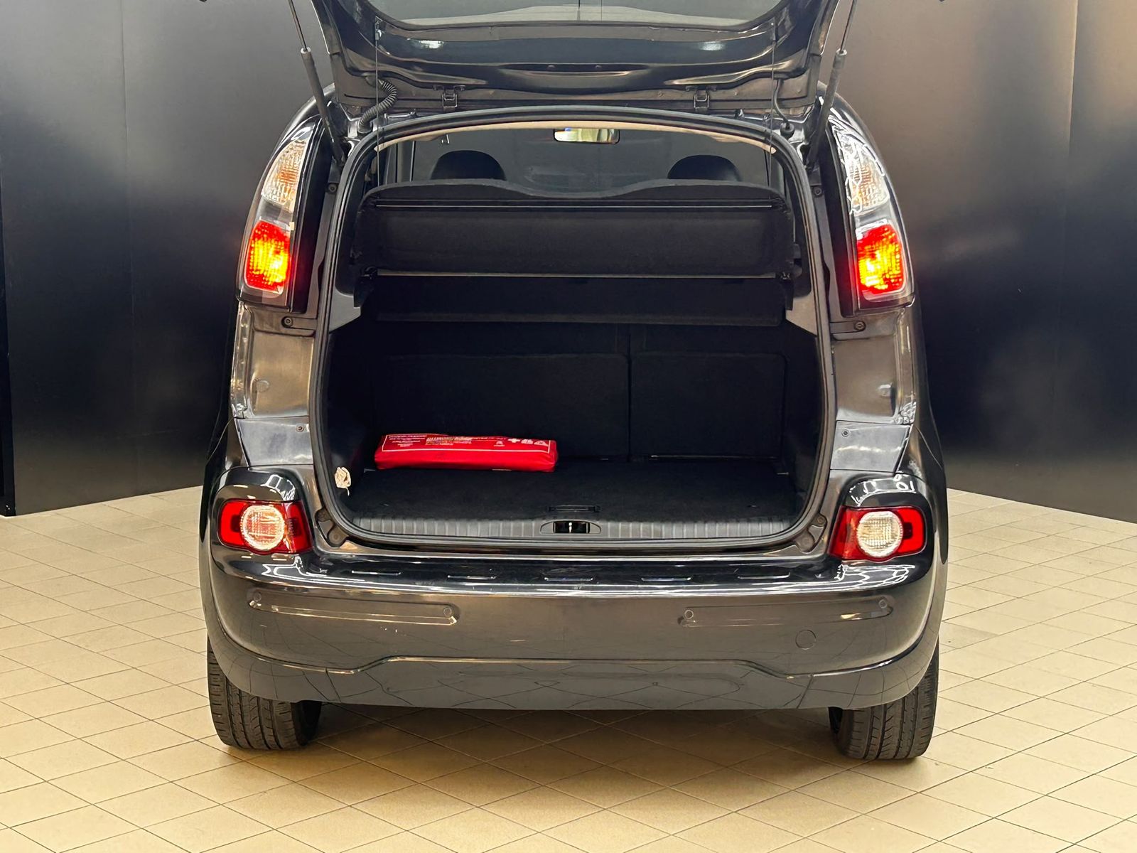 Fahrzeugabbildung Citroën C3 Picasso Exclus Black-Paket GEPFLEGT+NAVI+TÜV