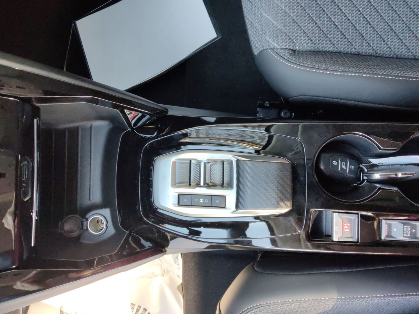 Peugeot e-208 - Bild 19