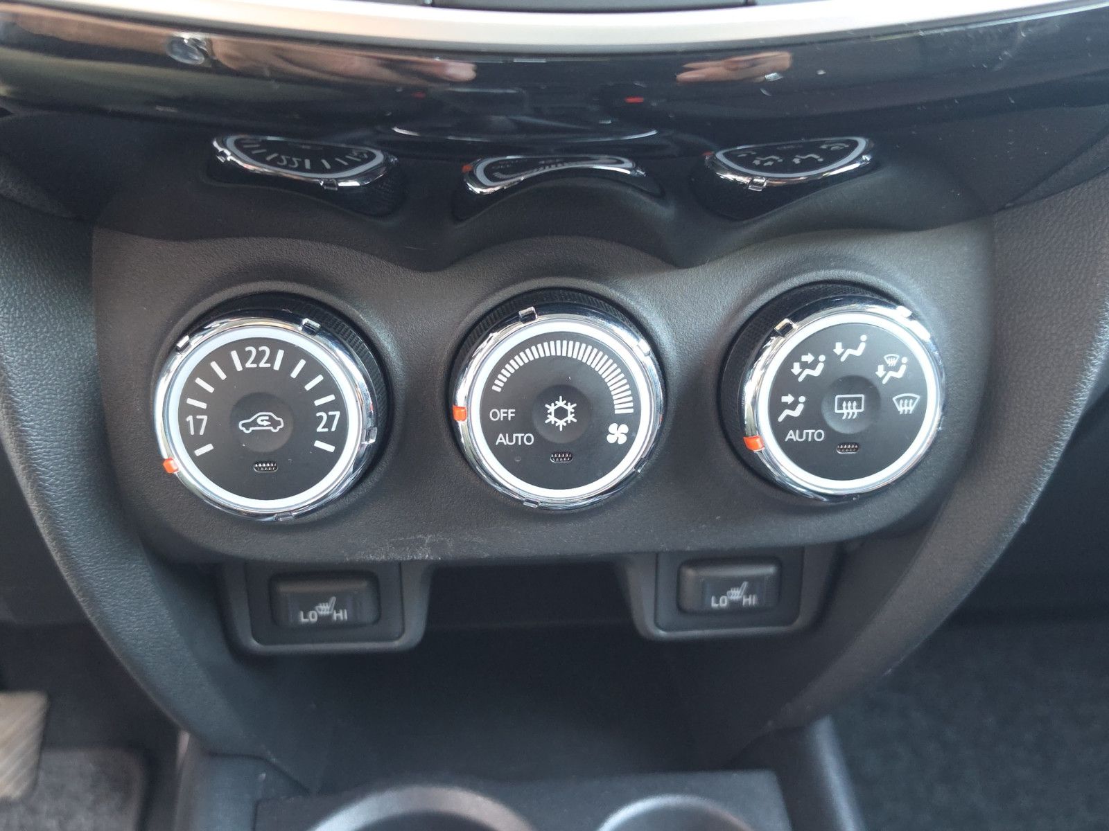 Fahrzeugabbildung Mitsubishi ASX Diamant Edition  2WD KAMERA SHZ SERVICE NEU