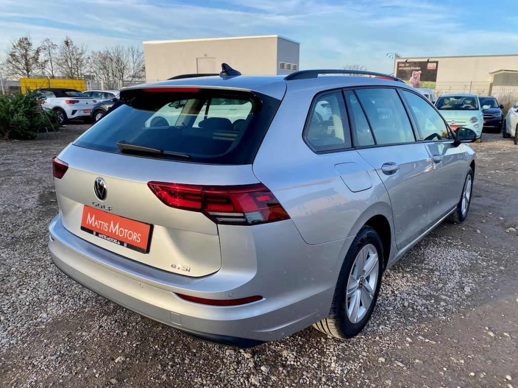 Fahrzeugabbildung Volkswagen Golf Variant 1.5 DSG Life AAC LED SHZ CARPLAY