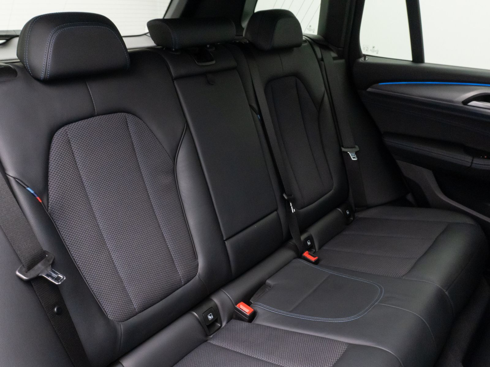 Fahrzeugabbildung BMW X3 xD30e M Sport DAB CockPit+ PDC AHK LED 19Zoll