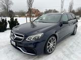 Mercedes-Benz E 63 AMG E 63 T AMG 4MATIC AMG - blaue Mercedes-Benz E-Klasse