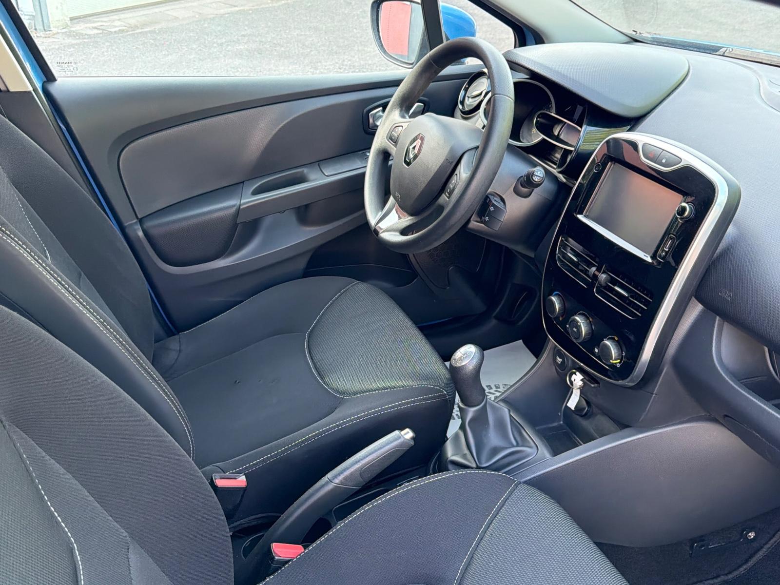 Renault Clio 2015 — photo 15