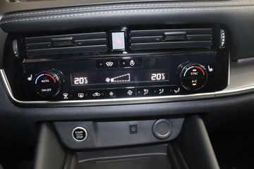 Fotografie 15 des Nissan Qashqai 1.3 DIG-T MHEV Xtronic N-Connecta Pano