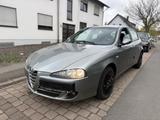 Alfa Romeo 147  - graue Alfa Romeo 147