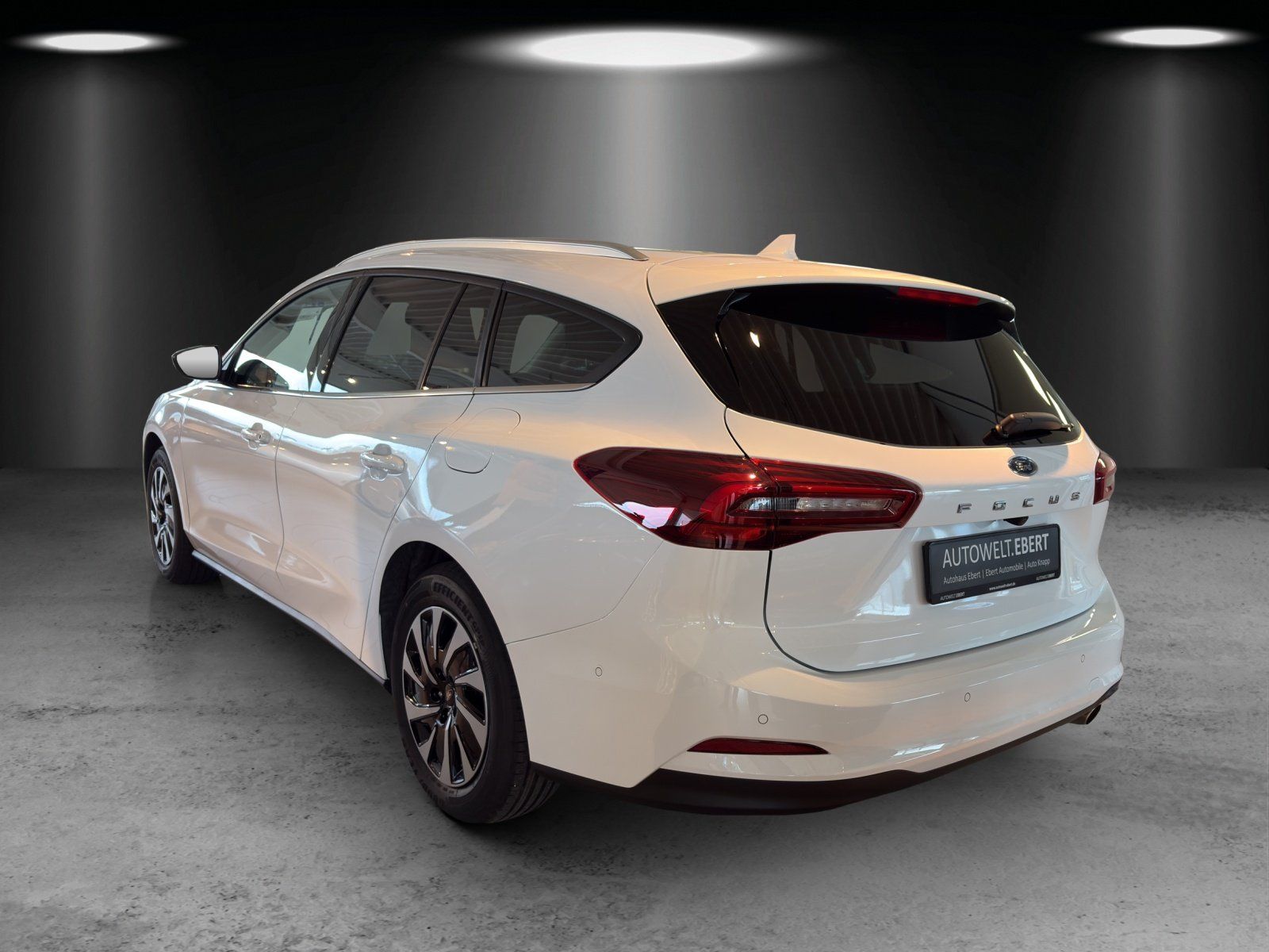Fahrzeugabbildung Ford Focus Turnier Titanium Edition Fahrer Pak. Win.P