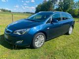 Opel Astra Sports Tourer Innovation 1,4 Turbo - Opel Astra aus 2011: Turbo