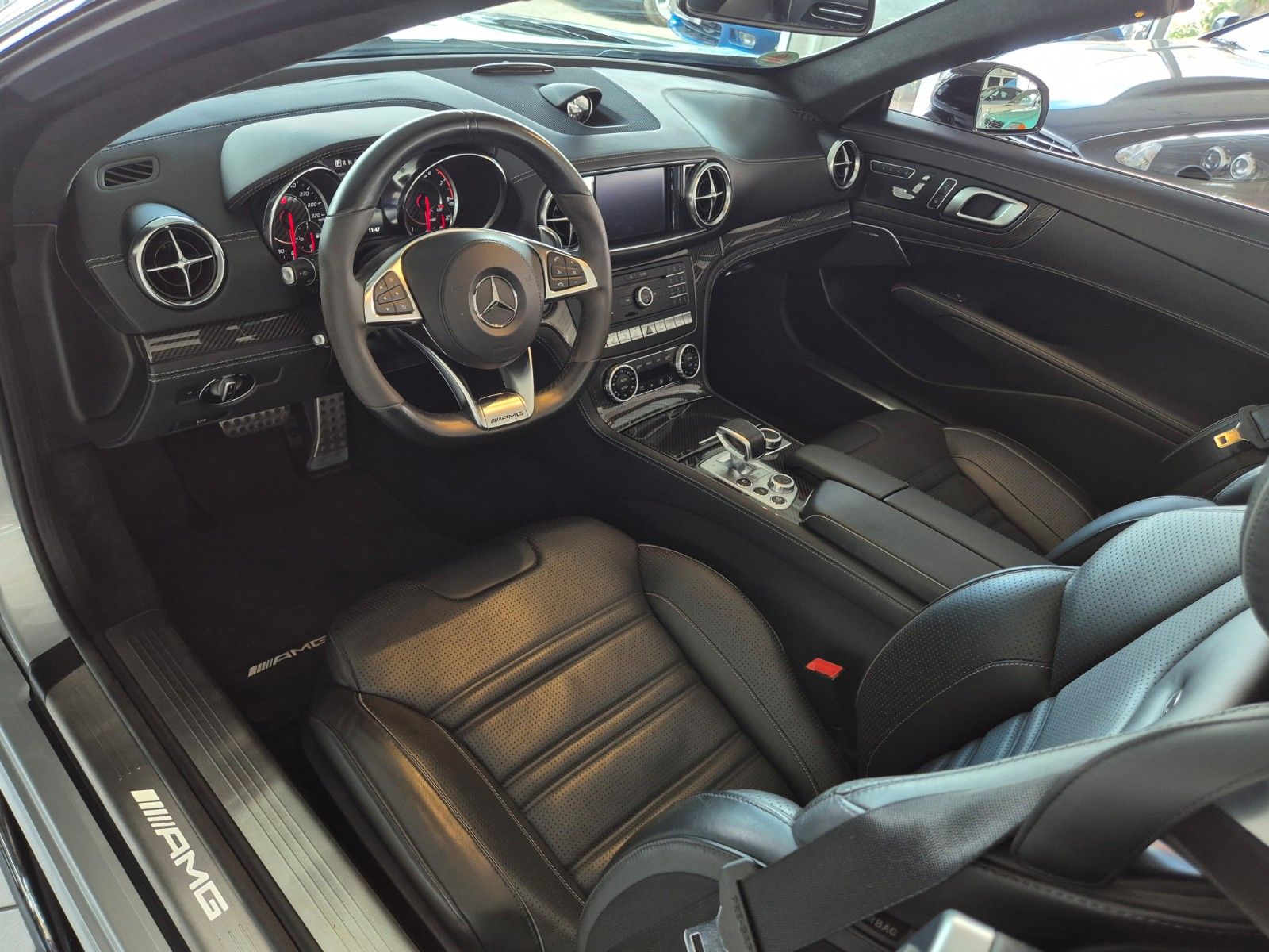 Fahrzeugabbildung Mercedes-Benz SL 63 AMG/Dt./AMG Driver/H&K/Pan./Massage/1A