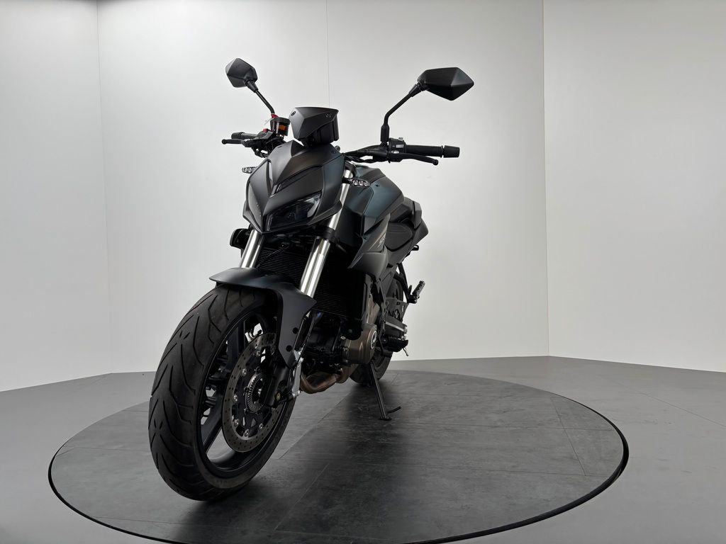 Fahrzeugabbildung QJ Motor SRK 700 *A2-TAUGLICH *WENIG KILOMETER *1.HAND