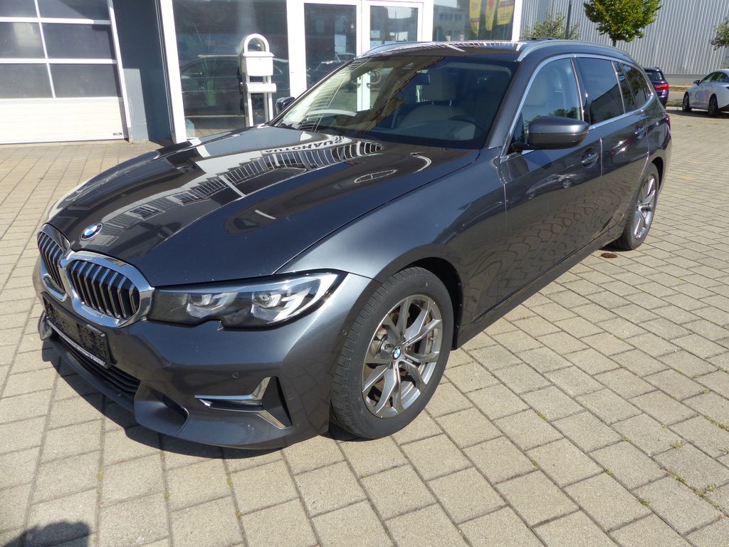 Image of BMW 320