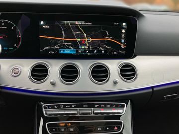Mercedes E 220 - 8