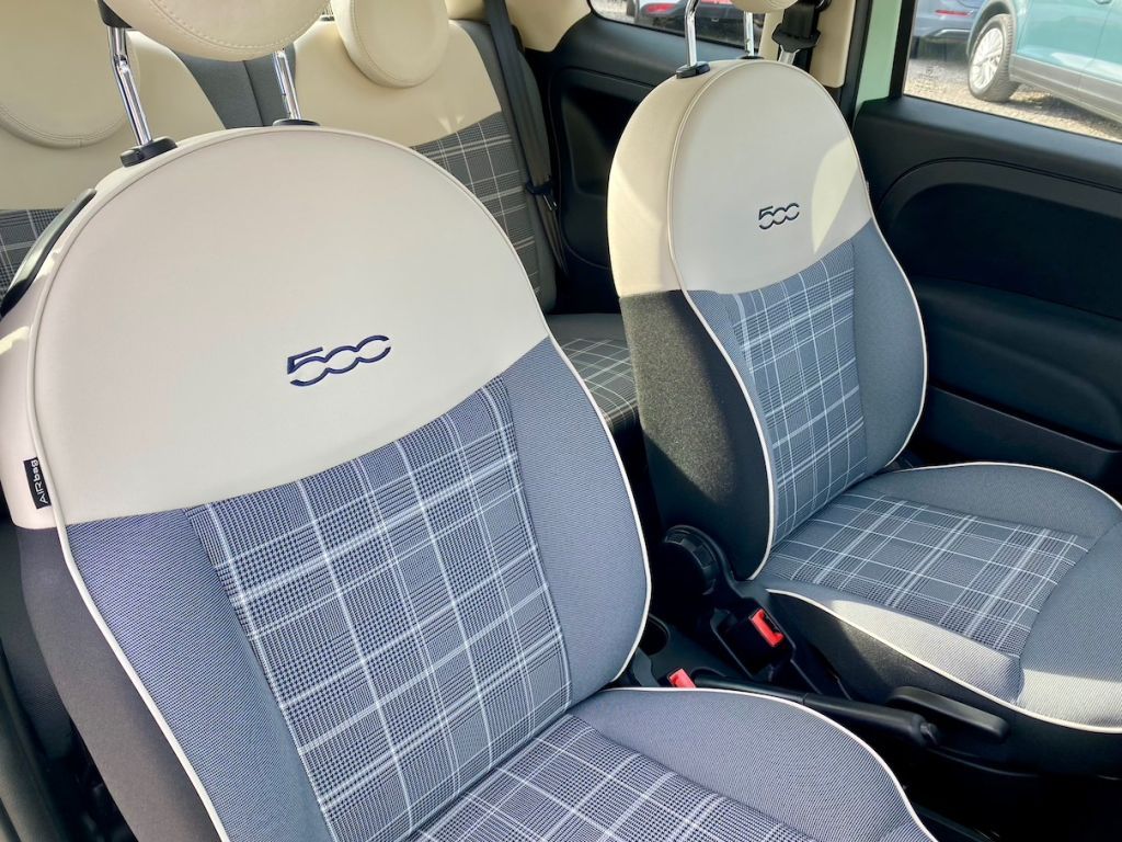 Fahrzeugabbildung Fiat 500 1.2 Dualogic Lounge HAGEL KLIMA CARPLAY PDC