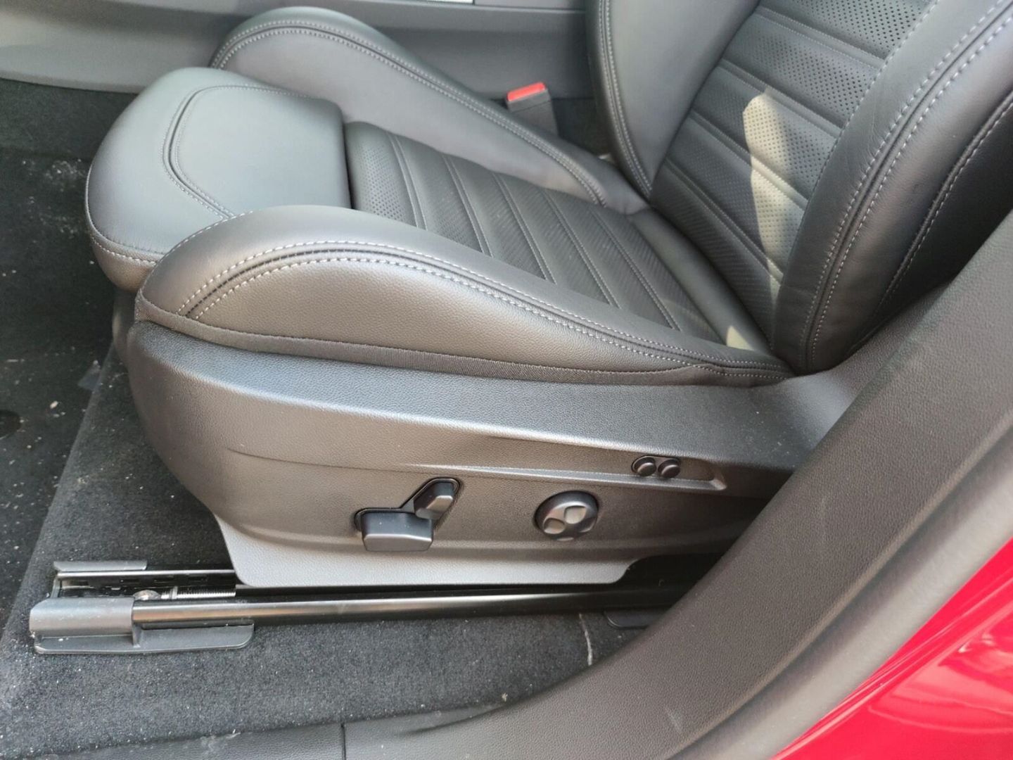 Fahrzeugabbildung Alfa Romeo Stelvio Veloce Q4 2.0 Turbo-21 Zoll-Panoramadach