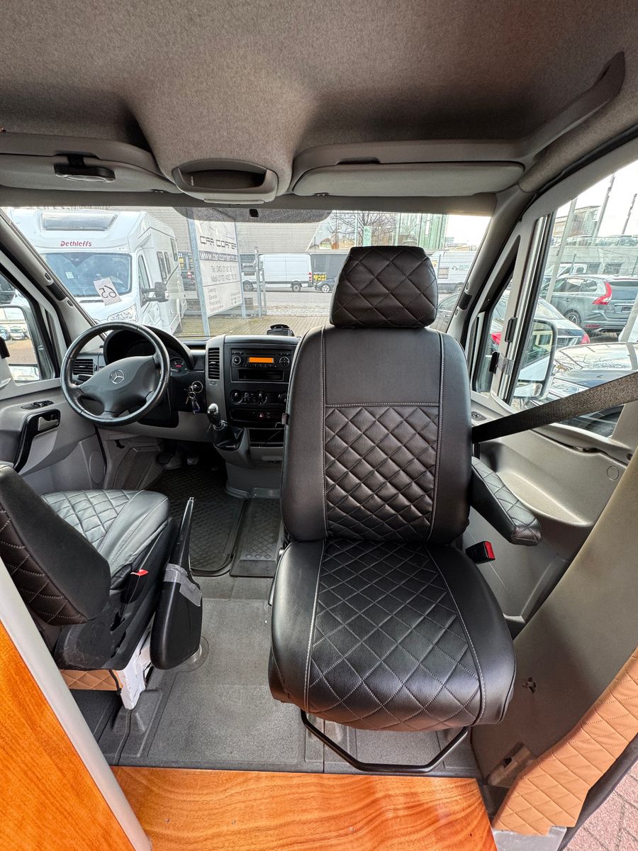 Vehicle image Mercedes-Benz SPRINTER 313 ELBE BOOTS MANUFACTURE