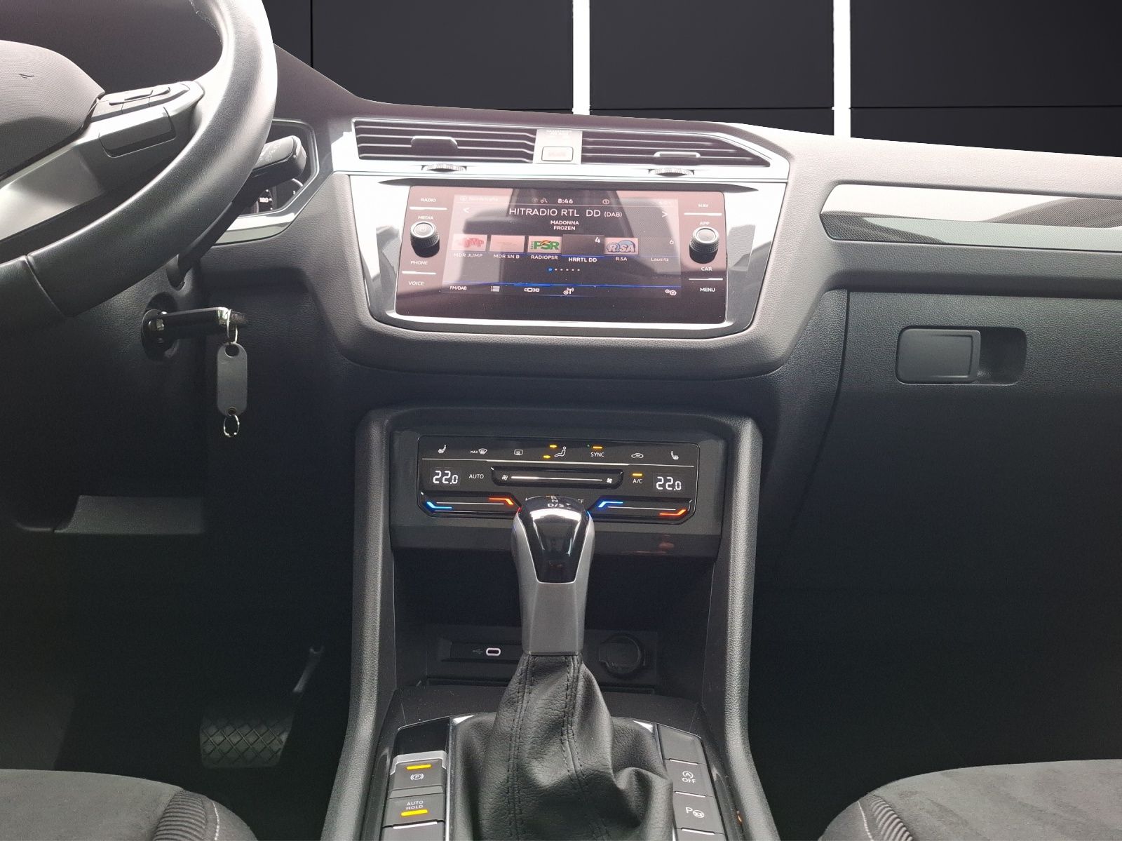 Fahrzeugabbildung Volkswagen Tiguan TDI Elegance DSG Matrix Navi AID Pano ACC
