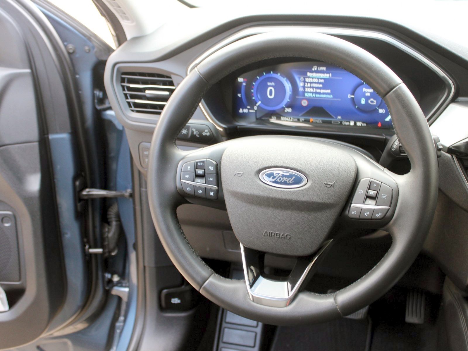 Fahrzeugabbildung Ford Kuga Plug-In Hybrid Titanium 2,5 Duratec