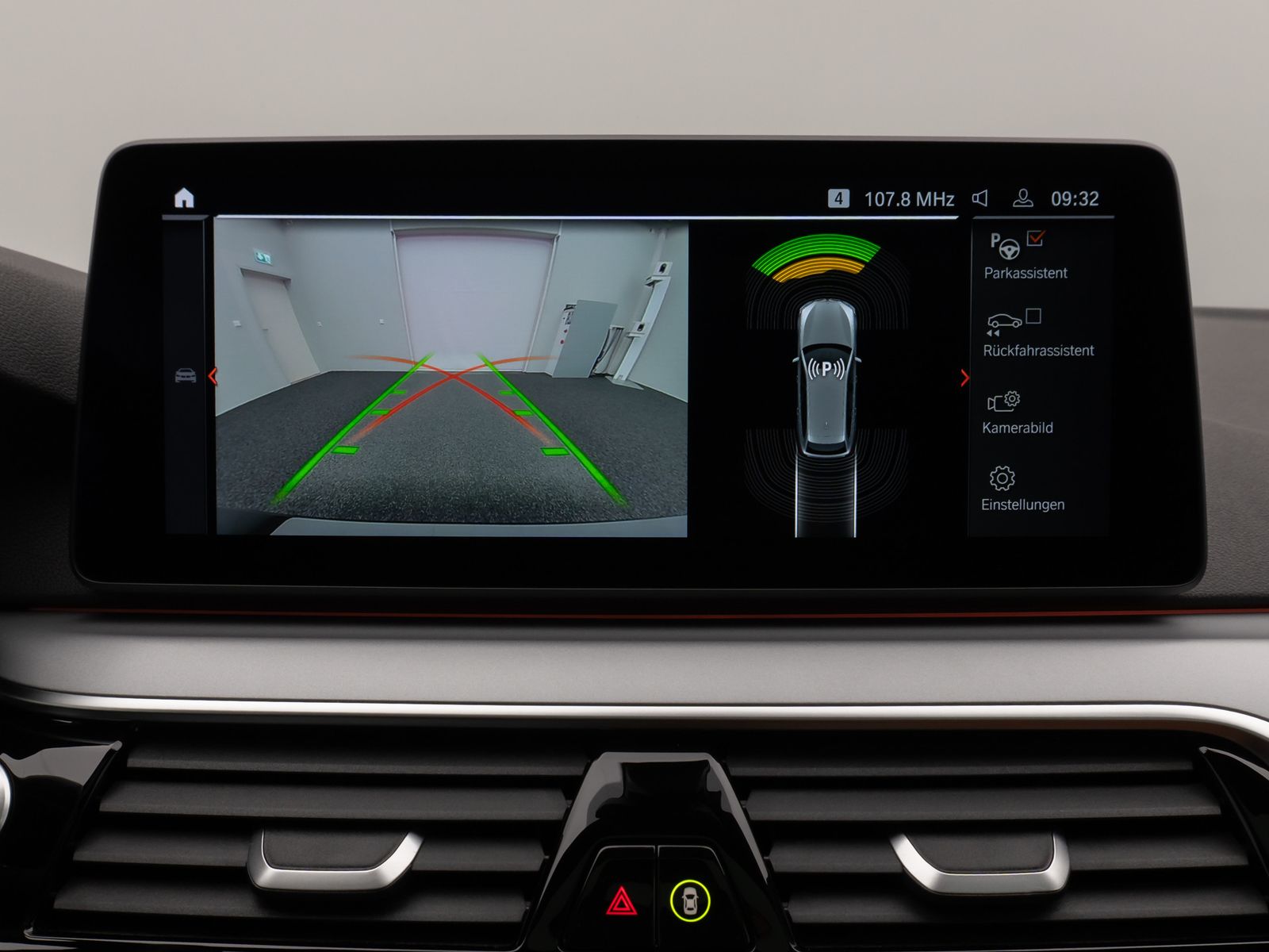 Fahrzeugabbildung BMW 520d Panoram Kamera DAB HiFi 4xKlima Leder Sport