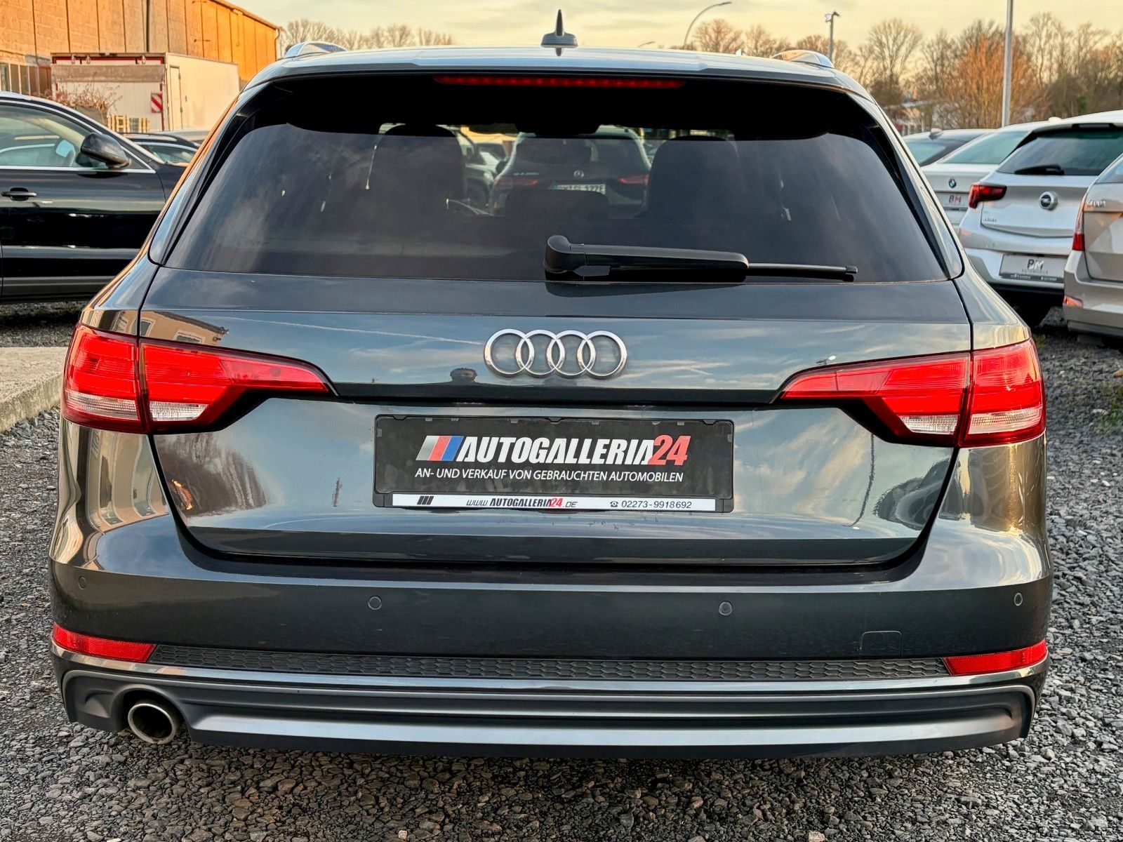 Fahrzeugabbildung Audi A4 Avant 2.0 TDI sport Navi Leder Xenon S-LINE