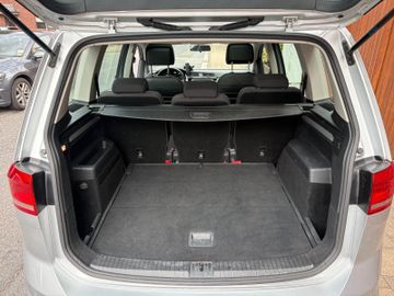 Volkswagen Touran - 8