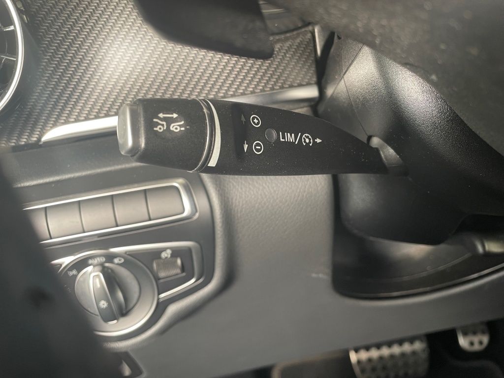 Fahrzeugabbildung Mercedes-Benz V 300 ED/L AMG 7 Sitze AIRMATIC 2,5t AHK SOUND