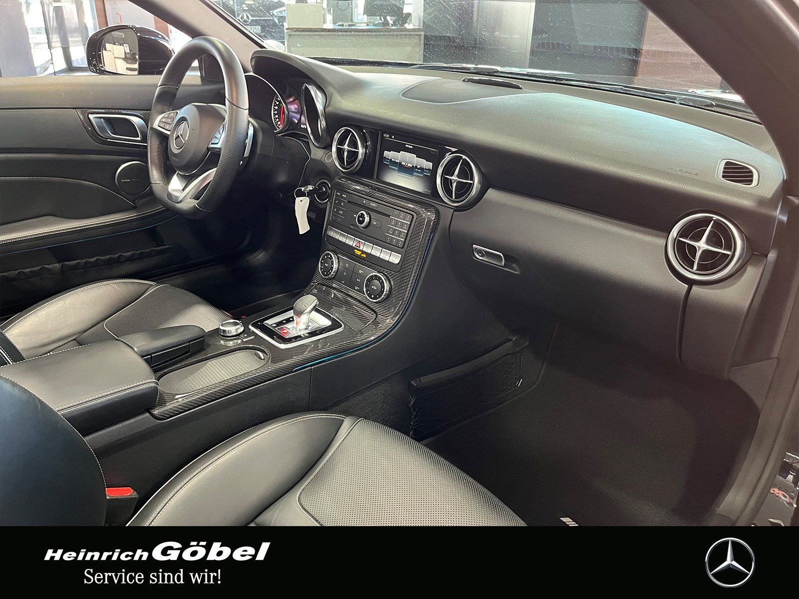 Fahrzeugabbildung Mercedes-Benz SLC 43 AMG 1.HD+NIGHT-P.+CARBON+ILS+H&K+CARPLAY