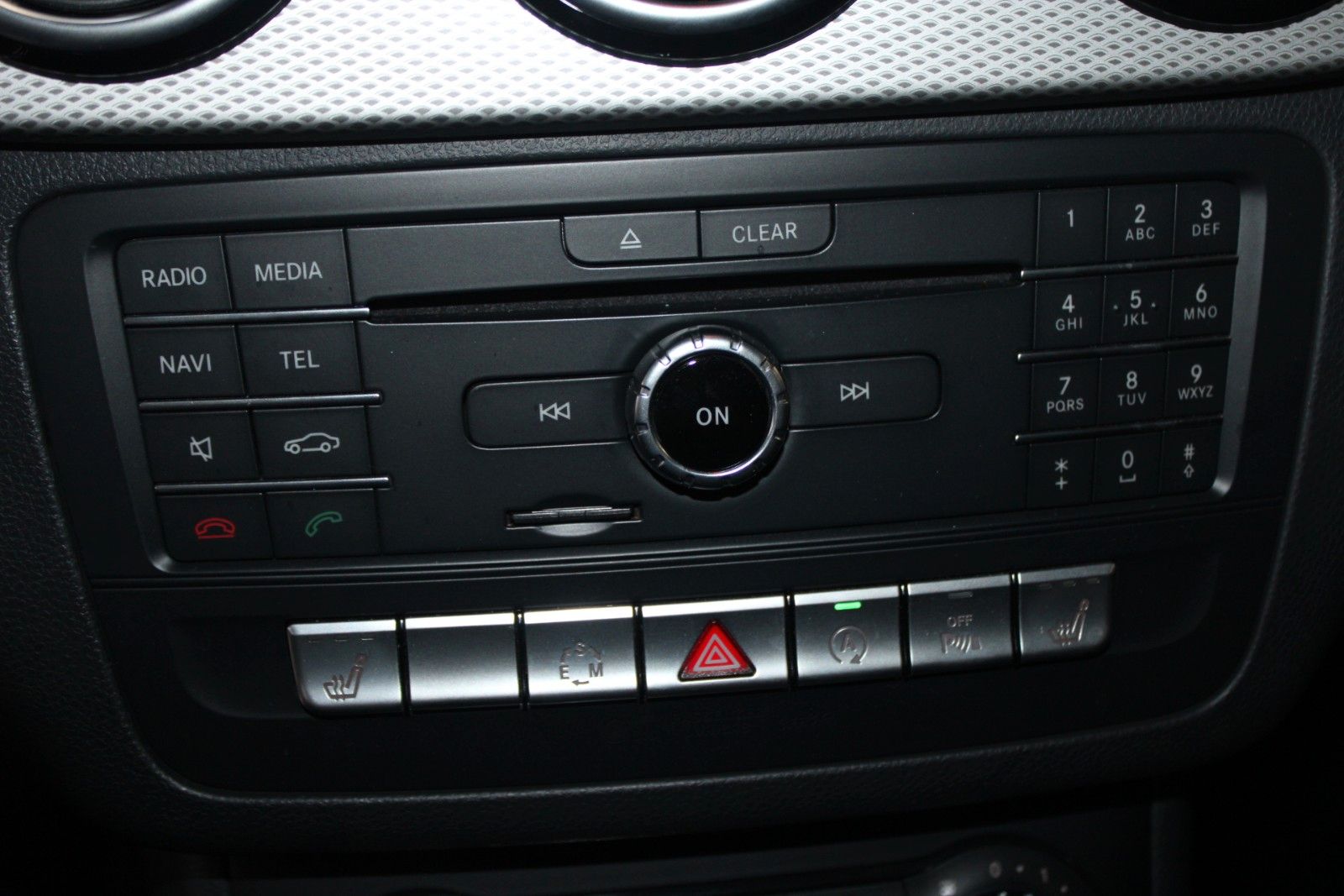 Fahrzeugabbildung Mercedes-Benz B 180 CDI Urban NAVI + PANORAMADACH + AHK