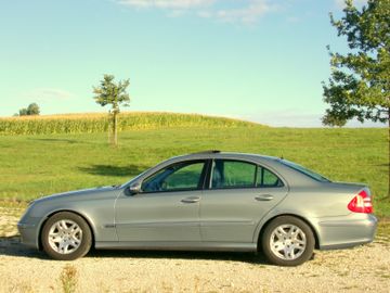 Mercedes E 200 - 4