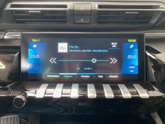Fahrzeugabbildung Peugeot 508 Hybrid Allure Pack Autom. LED Navi ACC 17"