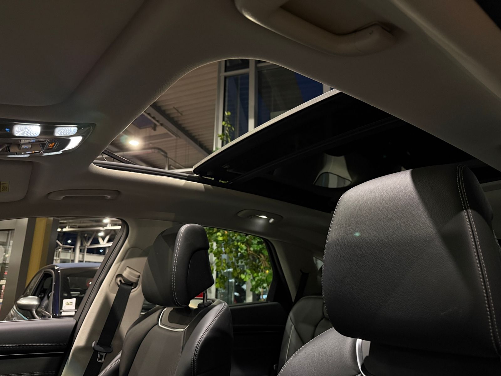 Fahrzeugabbildung Genesis GV70 Luxury 4WD PANO 360° HUD LED