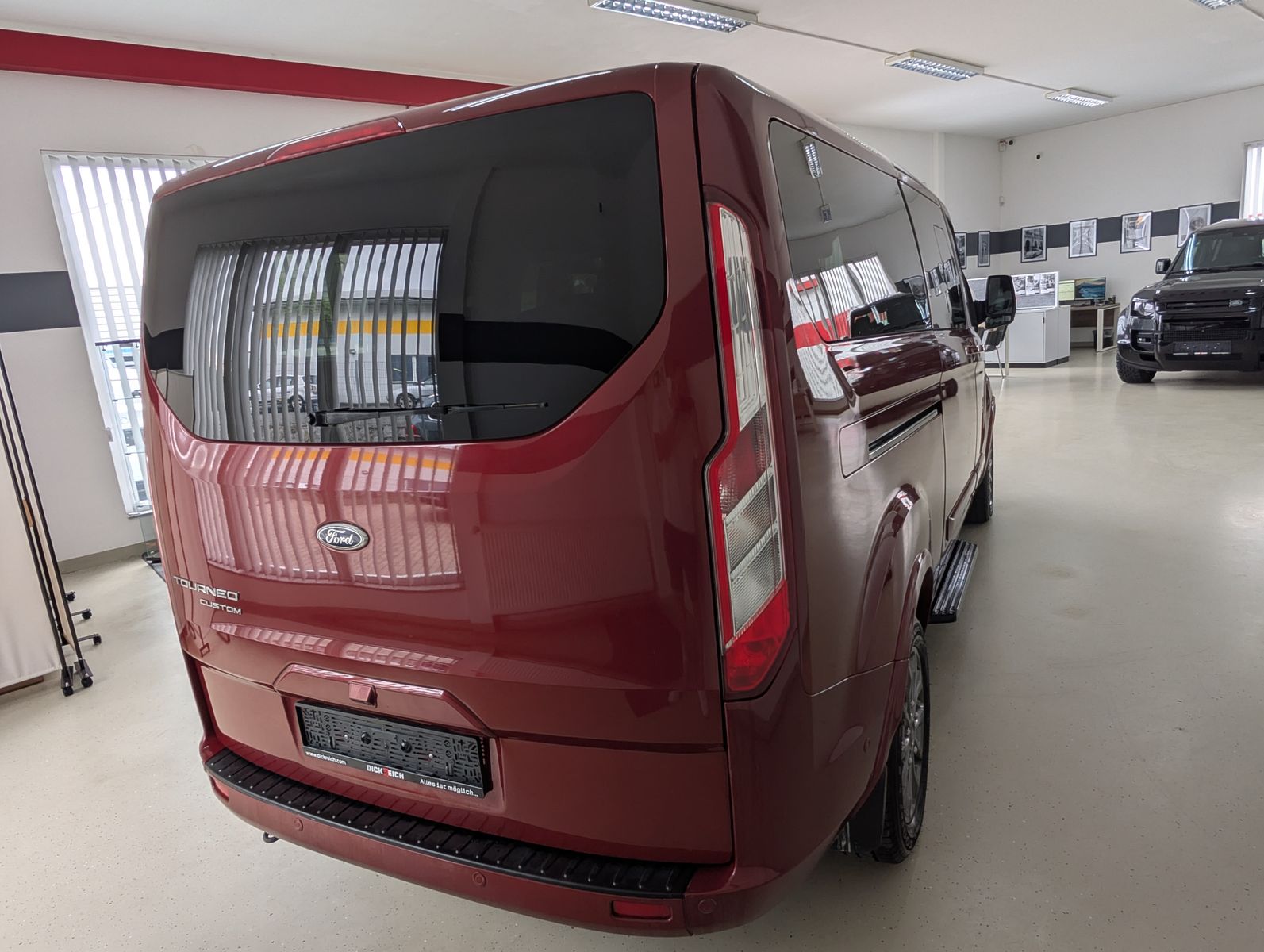 Fahrzeugabbildung Ford Tourneo Custom 320 L2LEDER KAM LED ZHZ 2x KLIMA