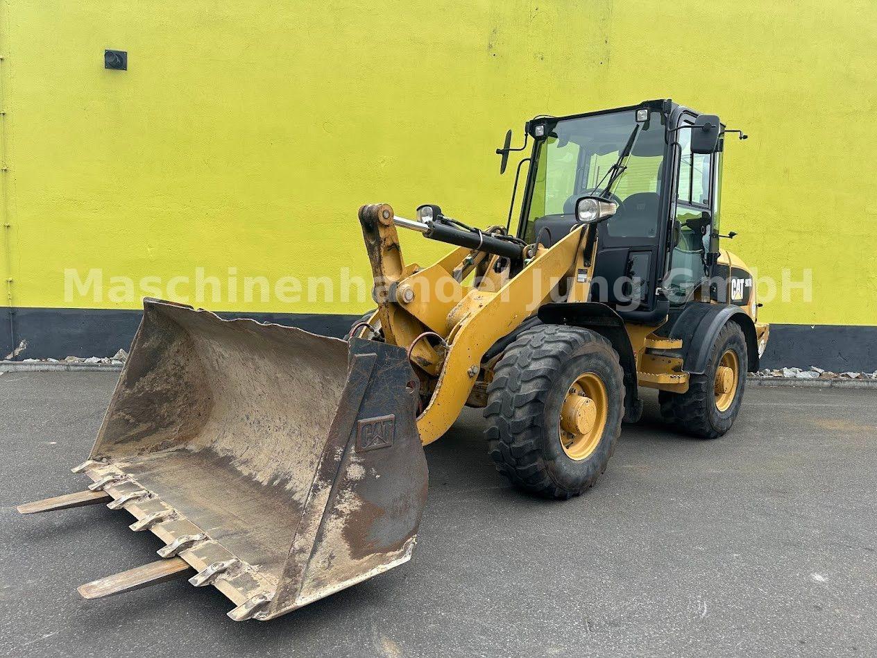 CAT 2x 907 vorhanden