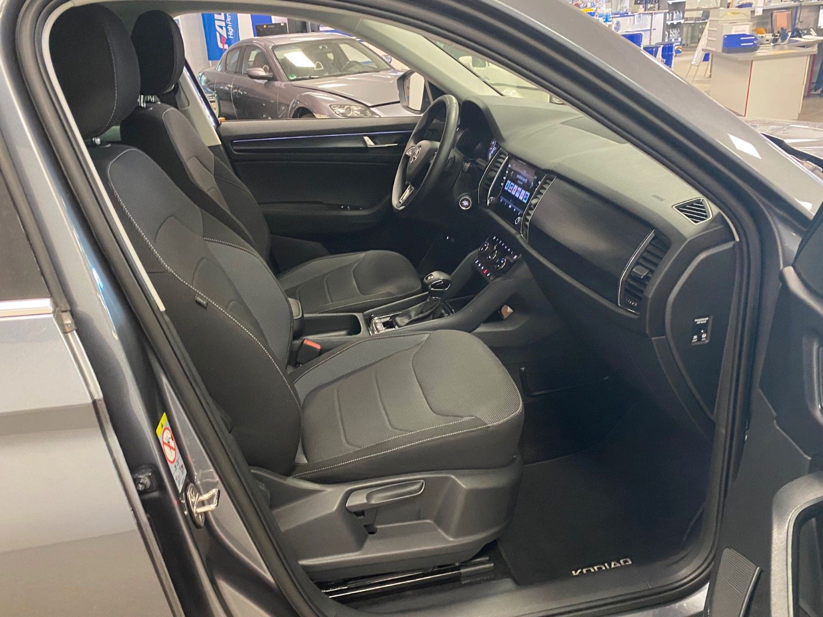 Fahrzeugabbildung SKODA Kodiaq 2.0 TDI SCR DSG AMBITION+7SITZER+ACC+KAME
