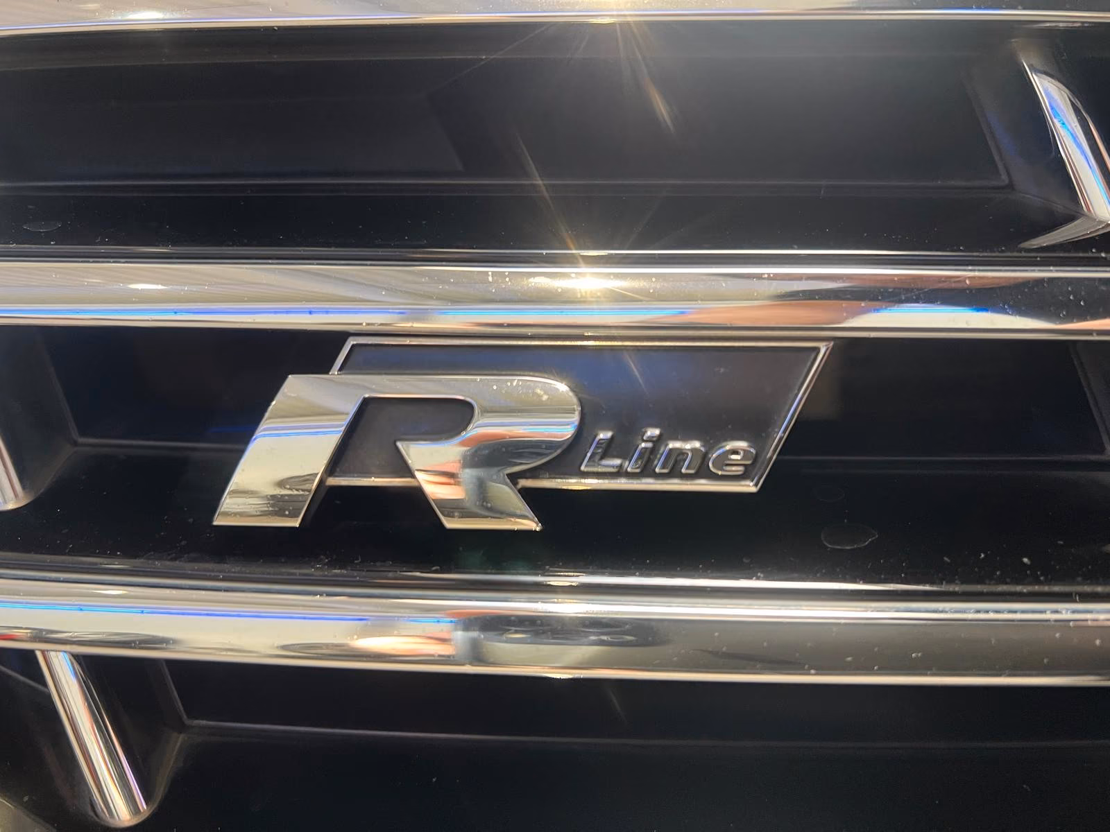 Volkswagen Passat Variant R-Line 4Motion*Pano*360°*AHK*DSG