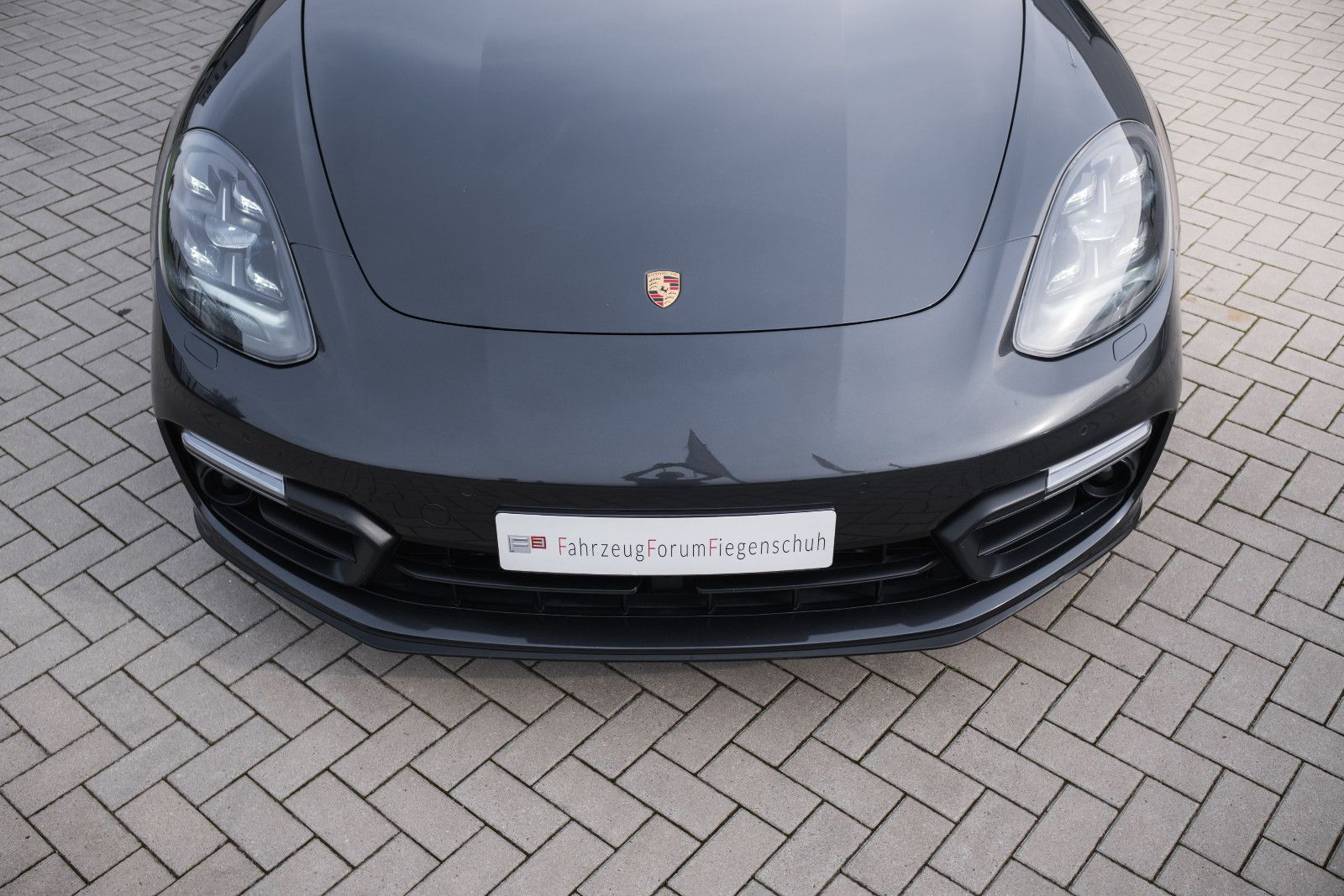 Fahrzeugabbildung Porsche Panamera Sport Turismo GTS-BOSE-Approved