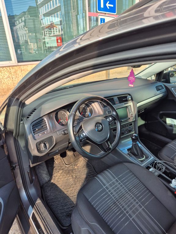 Image of Volkswagen Golf