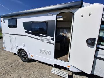 Sunlight Adventure V 66 Solar TV SAT Digital Combi 6E