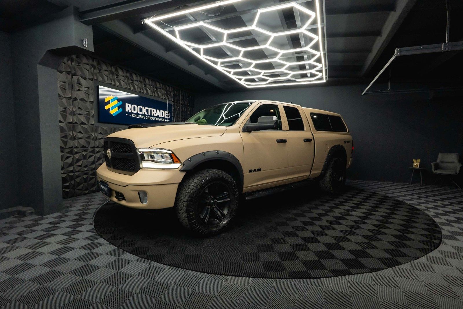 Fahrzeugabbildung Dodge RAM 5.7 V8 HEMI 4x4 RAPTOR LONGBED HARDTOP LED