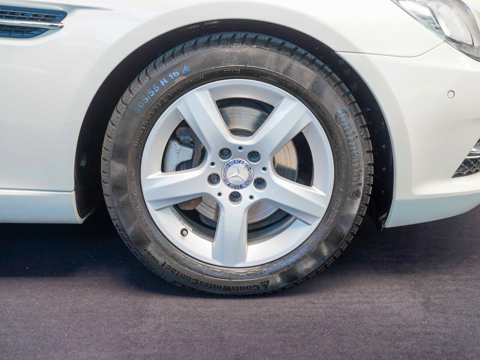 Mercedes-Benz SLK 200 designo Panorama AIRSCARF Klimaautomatik
