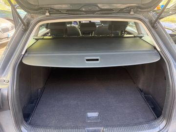 Volkswagen Golf - 8