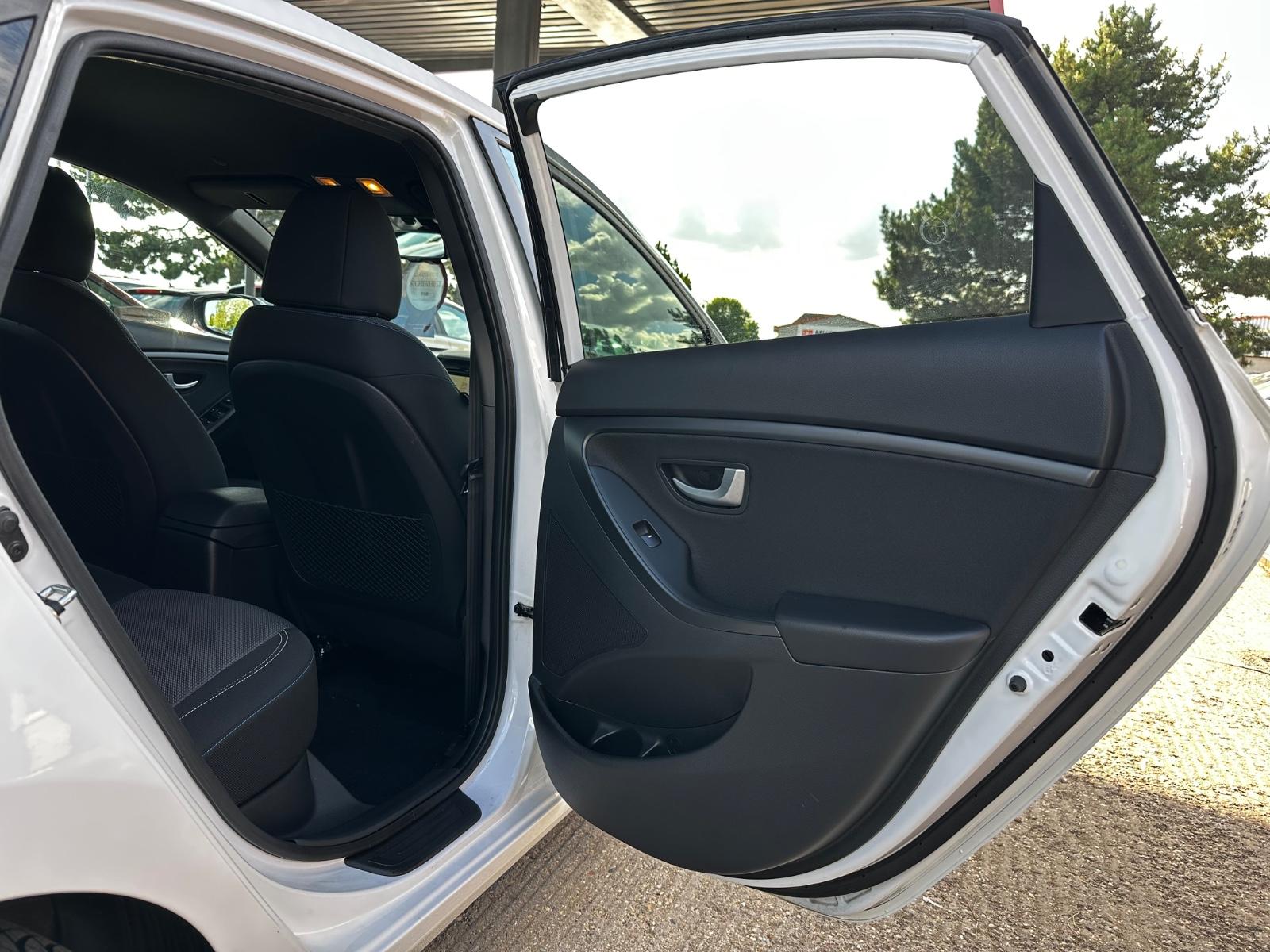 Hyundai i30 blue Passion Plus "KAMERA"NAVI"SHZ"LHZ"