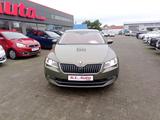 Skoda Superb Style/BI-XENON/NAVI/SH/PDC/TEMPO/KLIMAAUT - Skoda Superb mit Benzin-Antrieb: Limousine
