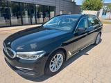 BMW 530 d xDrive Touring Head-Up/LED/Kamera/1.Hand - BMW 530 Gebrauchtwagen in Karlsruhe