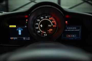 صورة مصغرة 35 لـ 2016 Ferrari 488 GTB